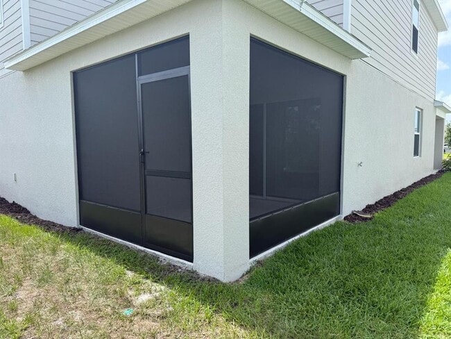 Building Photo - 424 Wayland Dr