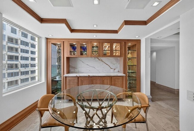 Building Photo - 5025 Collins Ave