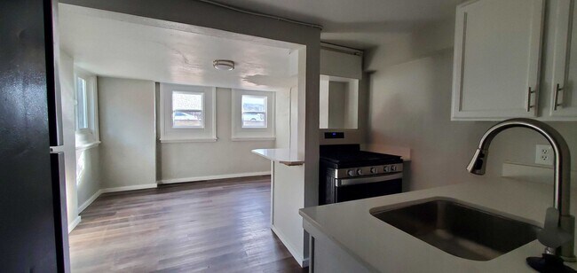 Building Photo - 2153 Lafayette St