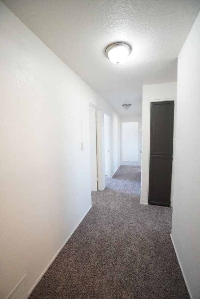 Building Photo - 6548 Stoneman Dr