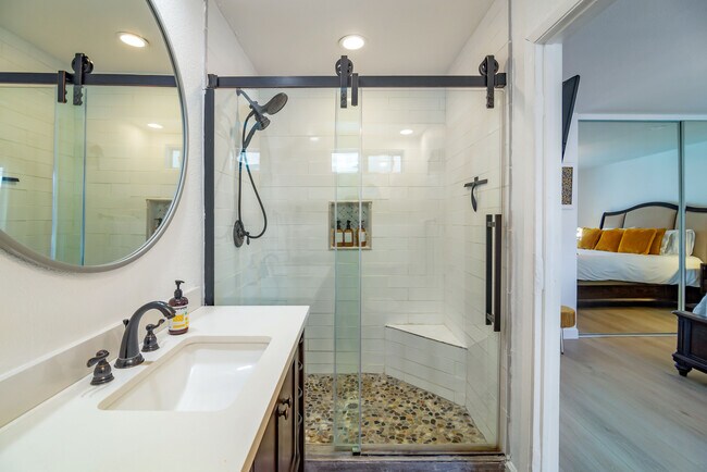 Building Photo - 54200 Avenida Madero
