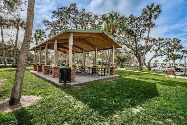 Building Photo - 1502 Cottonwood Terrace