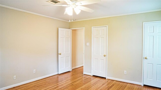 Building Photo - 2047 McClendon St