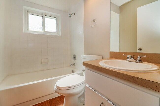 Building Photo - 8309 Royal Hart Dr