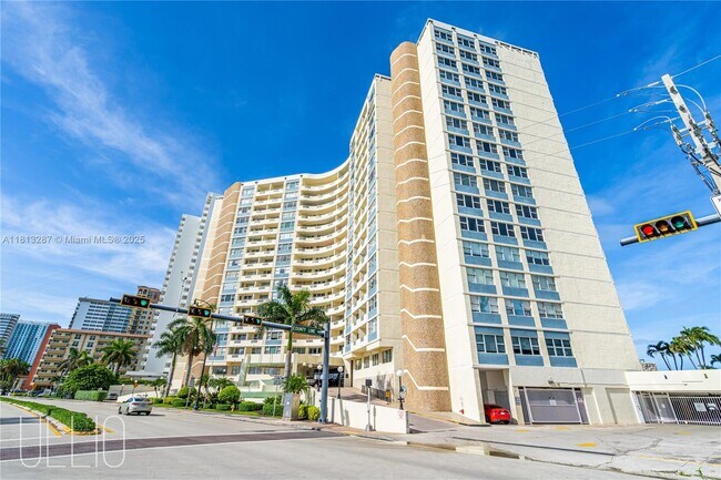 Building Photo - 3180 S Ocean Dr