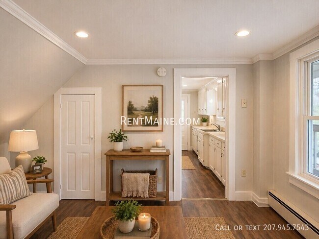 Building Photo - 64 Elm St