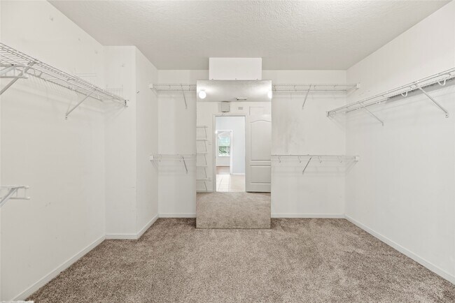 Building Photo - 16127 Spur Canyon Ct