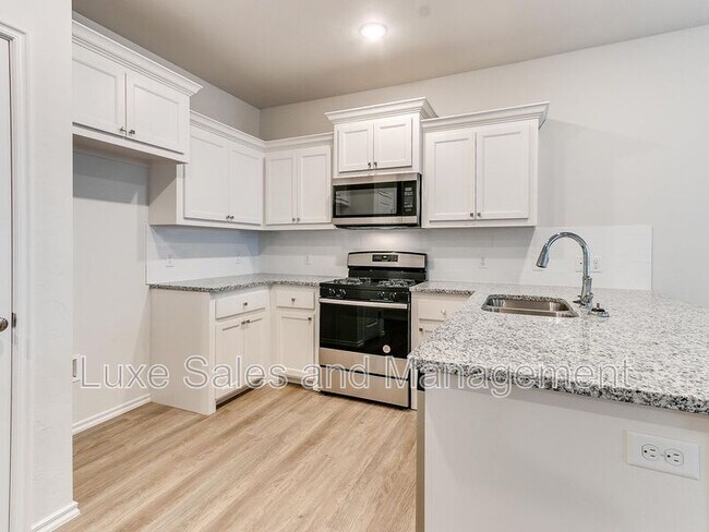 Building Photo - 3801 Franks Wy