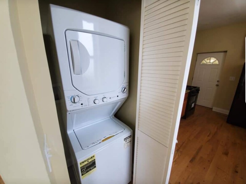 Building Photo - 6507 S Ingleside Ave