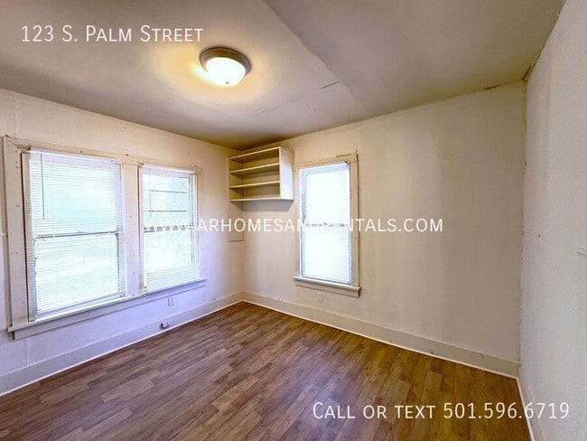 Building Photo - 123 S Palm St