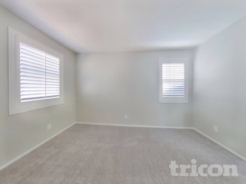 Building Photo - 7224 W Jones Ave