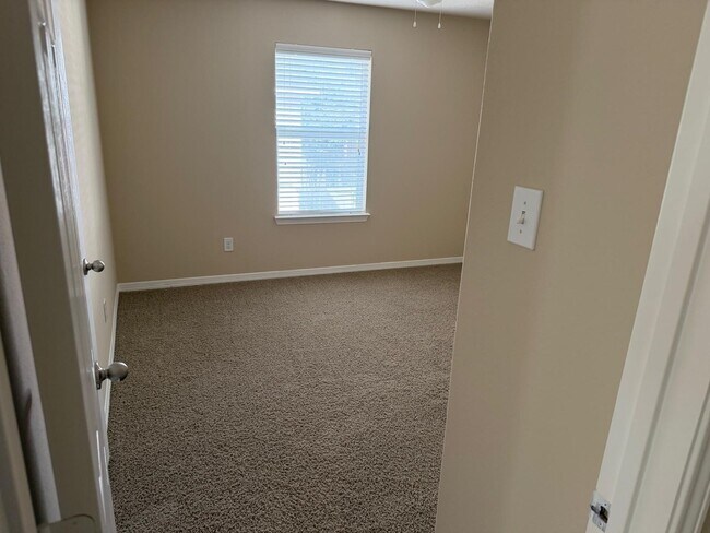 Building Photo - 25231 Florina Ranch Dr