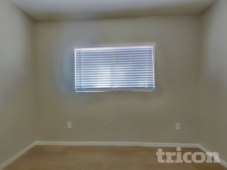 Building Photo - 106 S Valle Verde