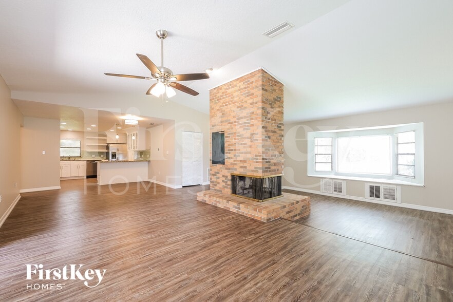 Building Photo - 5305 Lisa Ave