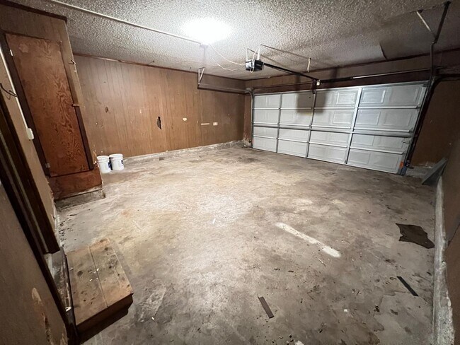 Building Photo - 104 Crawford Ct