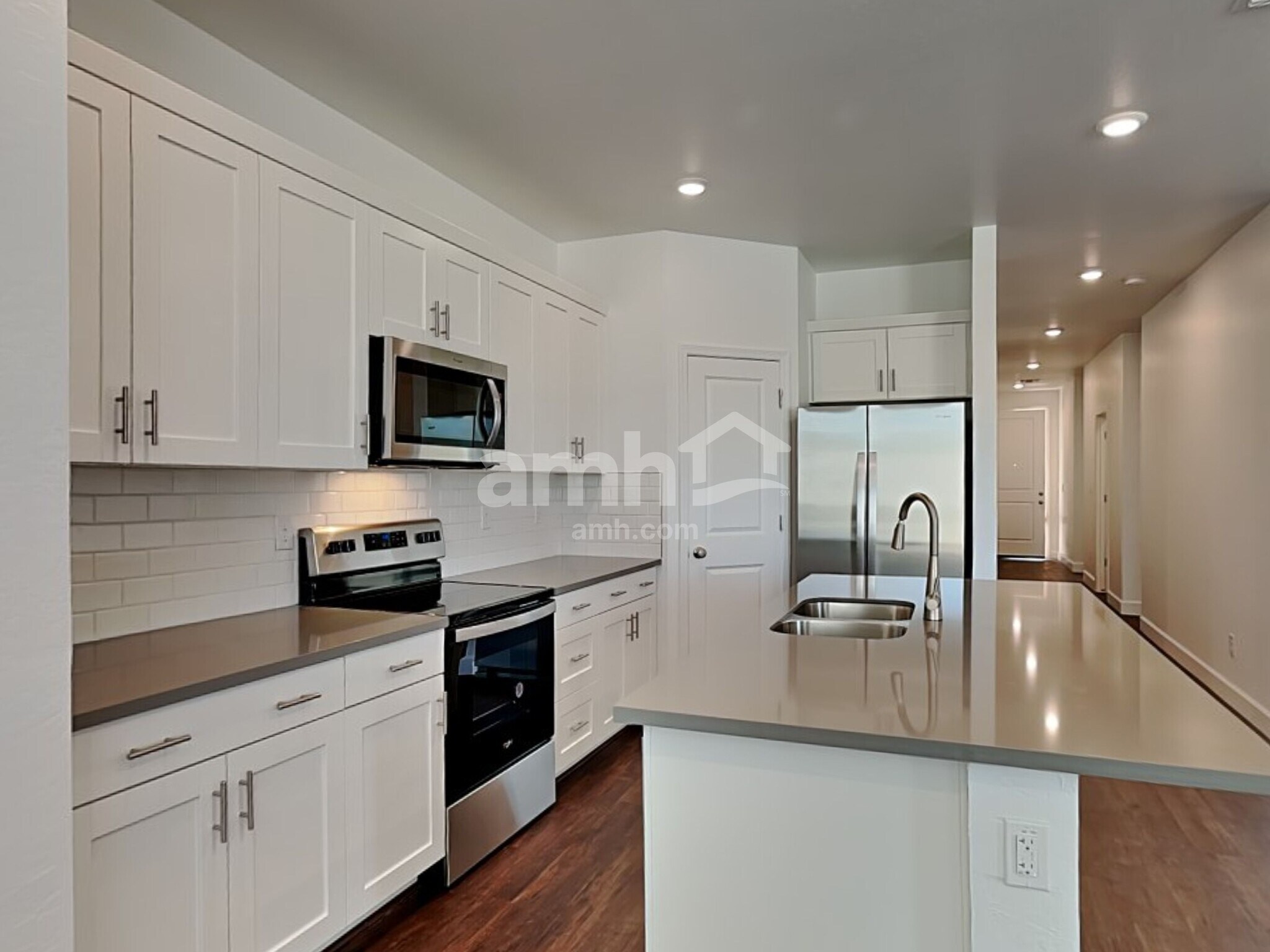 Building Photo - 17170 W Golden Ln