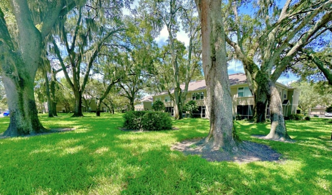 Building Photo - 9828 Fan Palm Way