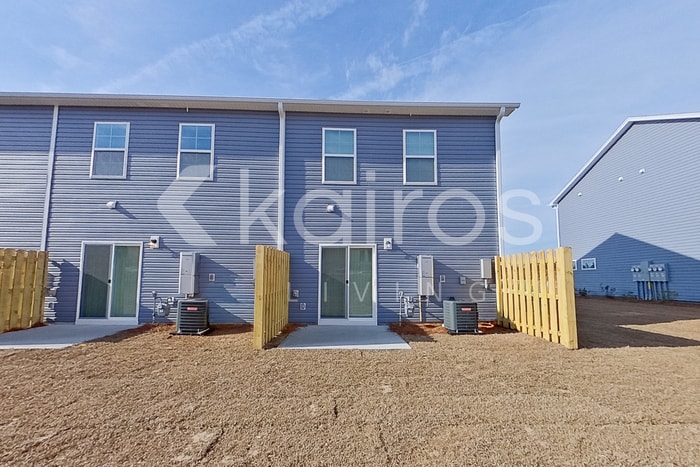 Building Photo - 2119 Banyon Cir