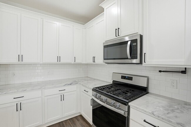 Building Photo - 75 Pomona Cir
