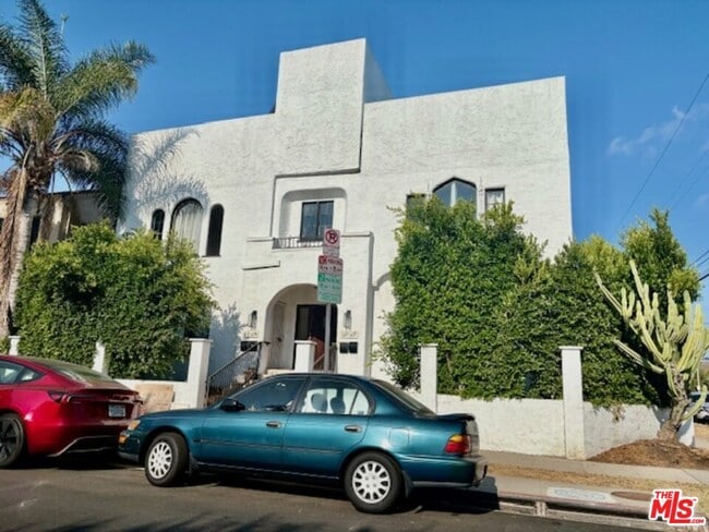 Primary Photo - 404 N Gardner St