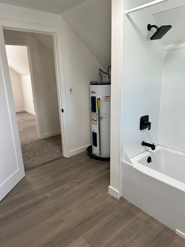 Building Photo - Completely remodeled Adorable home in Conv...