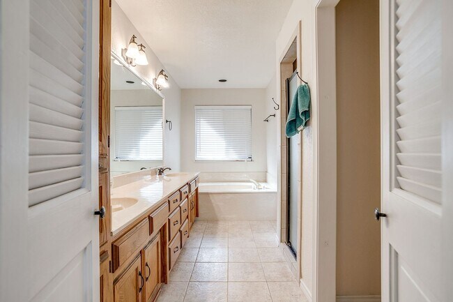 Building Photo - Perfect Location- Grapevine  3 Bed, 2 Bath...