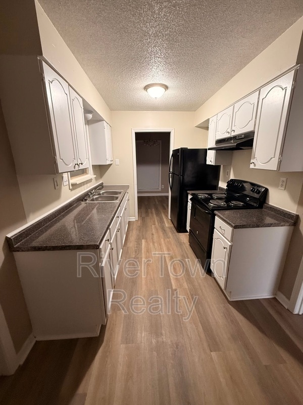 Building Photo - 4987 Scenicwood Cove