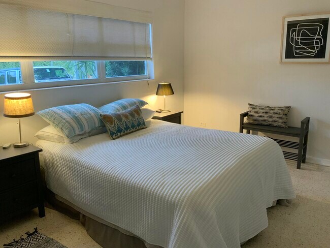 Building Photo - 414 Seasage Dr