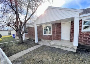 Building Photo - Lambourne Duplex