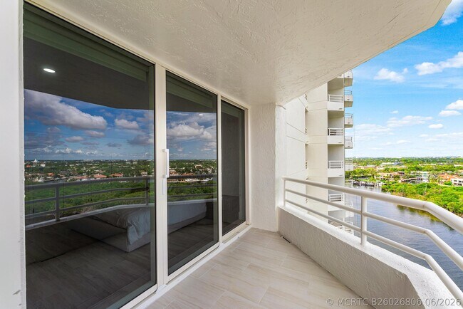 Building Photo - 4201 N Ocean Blvd