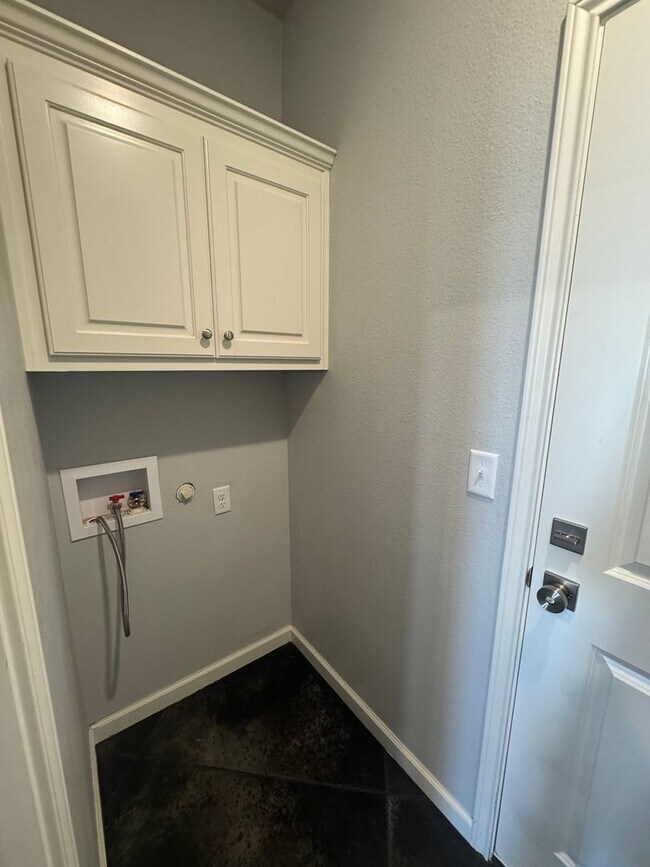 Building Photo - New built located in Beacon Pointe area!!!...