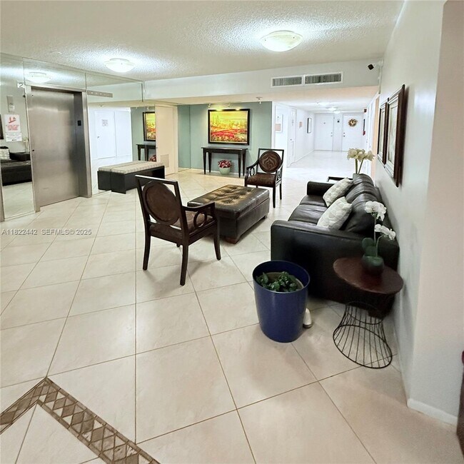 Building Photo - 3980 Oaks Clubhouse Dr