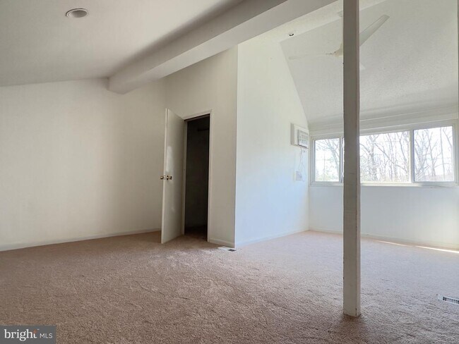 Building Photo - 1017 Oaklyn Ct