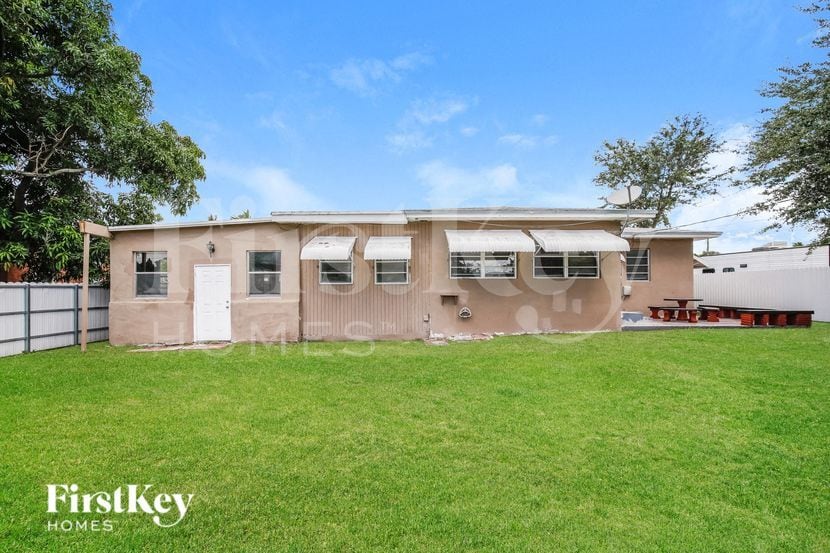 Building Photo - 1710 NW 109th St