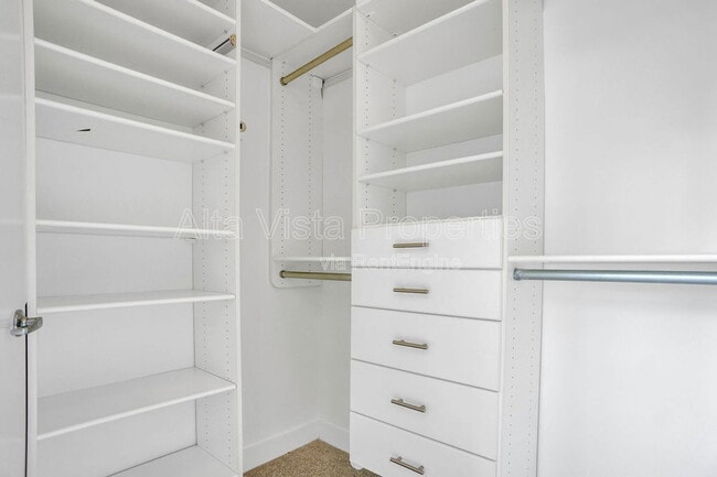 Building Photo - 801 Ash St