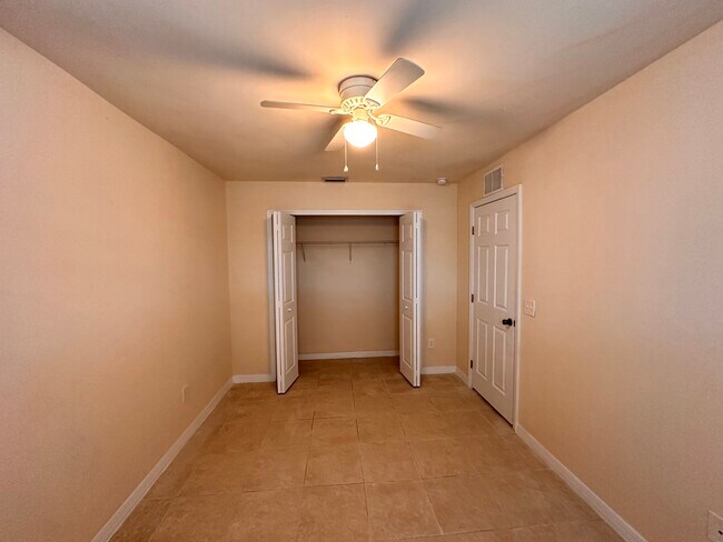 Building Photo - 3215 SW Santa Barbara Pl