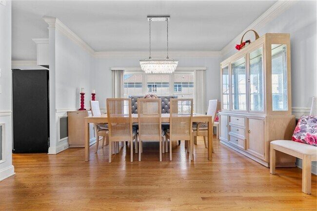 Building Photo - 240 Highland Ave