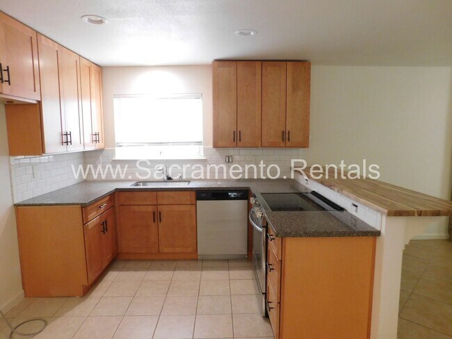 Building Photo - 101 Kennelford Cir