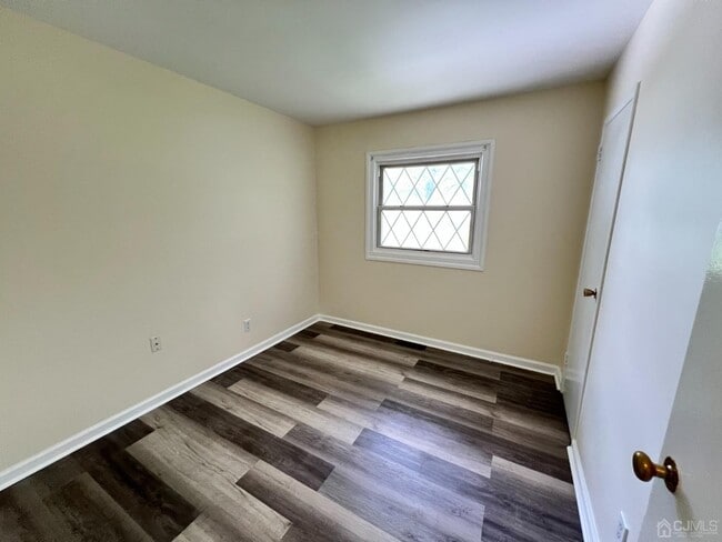 Building Photo - 6 Poe Ct