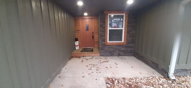 Building Photo - 136 Billy Goat Mountain Rd