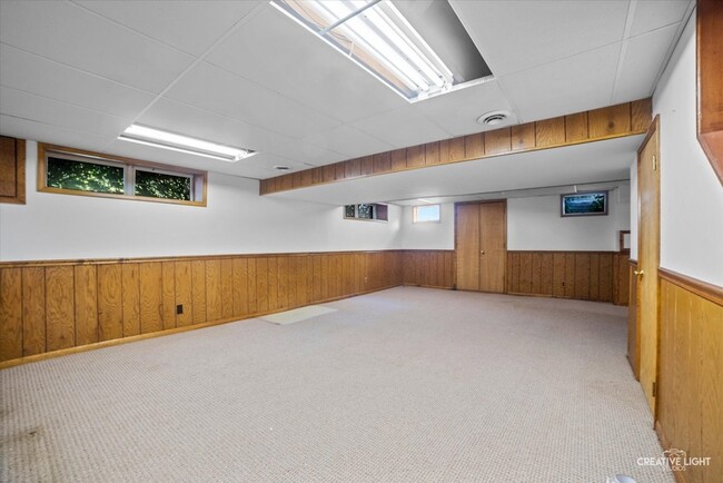 Building Photo - 38W686 Glenview Dr