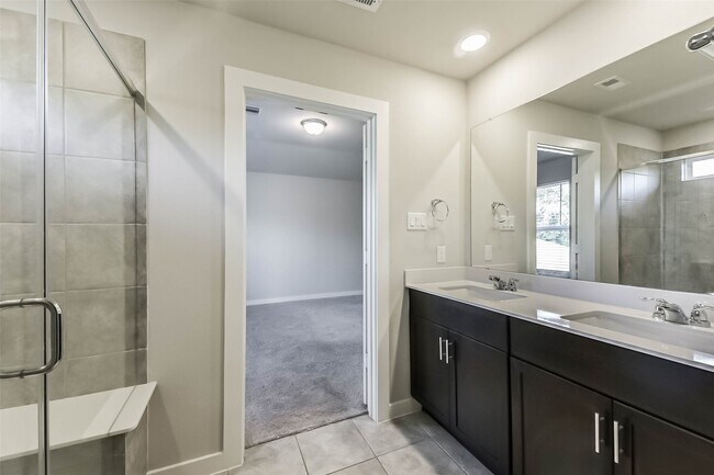 Building Photo - 5723 Madden Ln