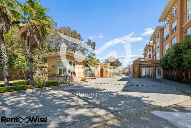 Building Photo - 401 Crescent Ct