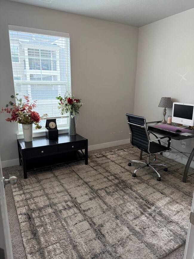 Building Photo - Beautiful 3-Bedroom Condo in Herriman! (Dog-Friendly)
