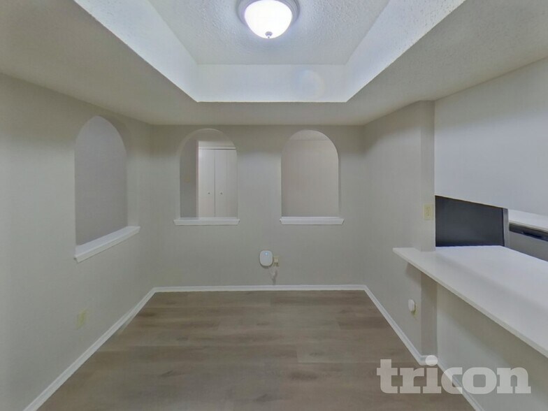 Building Photo - 1517 Rockshire Dr