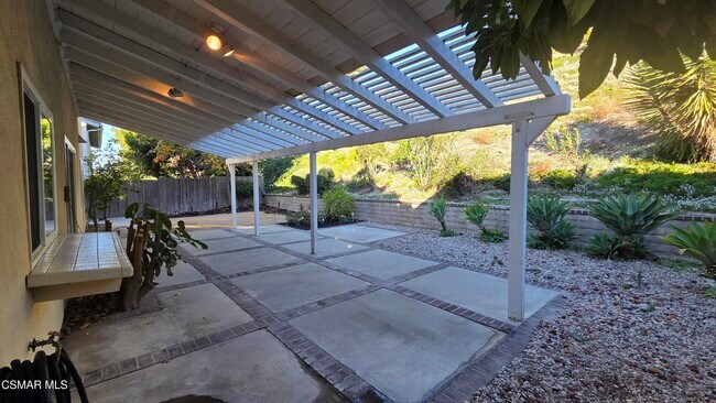 Building Photo - 1825 Sweet Briar Pl