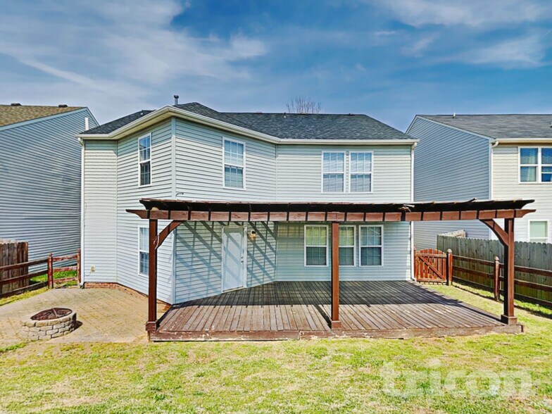 Building Photo - 1024 Tradewinds Dr