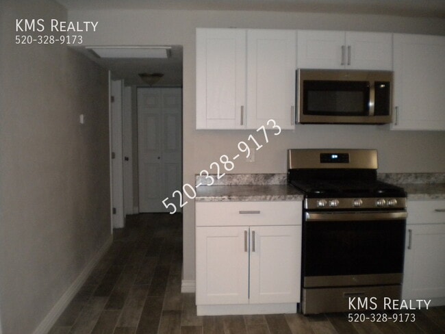 Building Photo - 2321 S Layton Pl