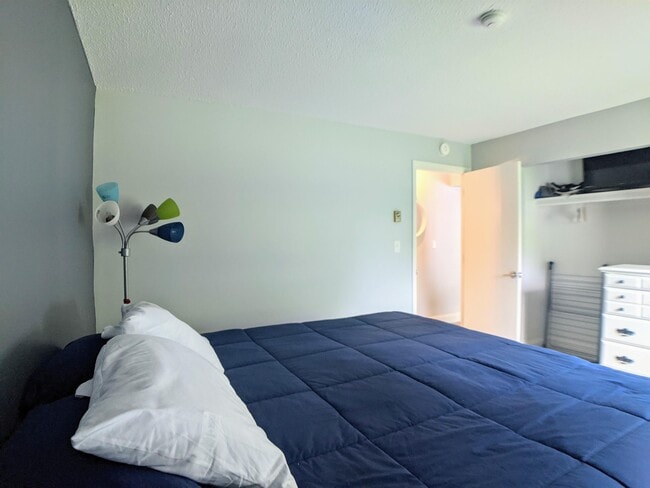 Building Photo - 107 Treetop Cir