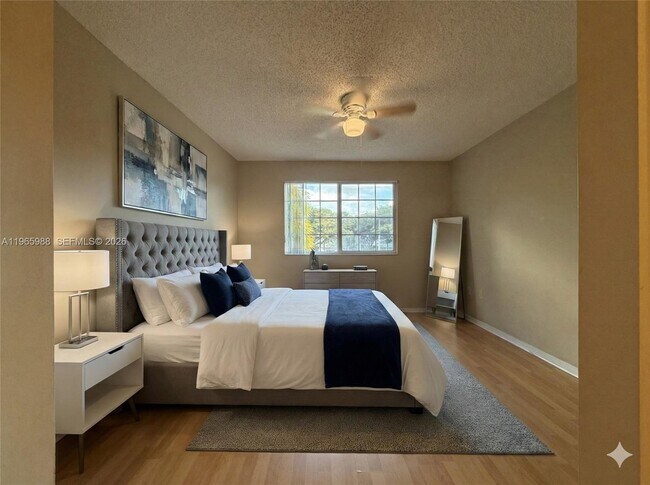 Building Photo - 1600 Crestwood Ct S